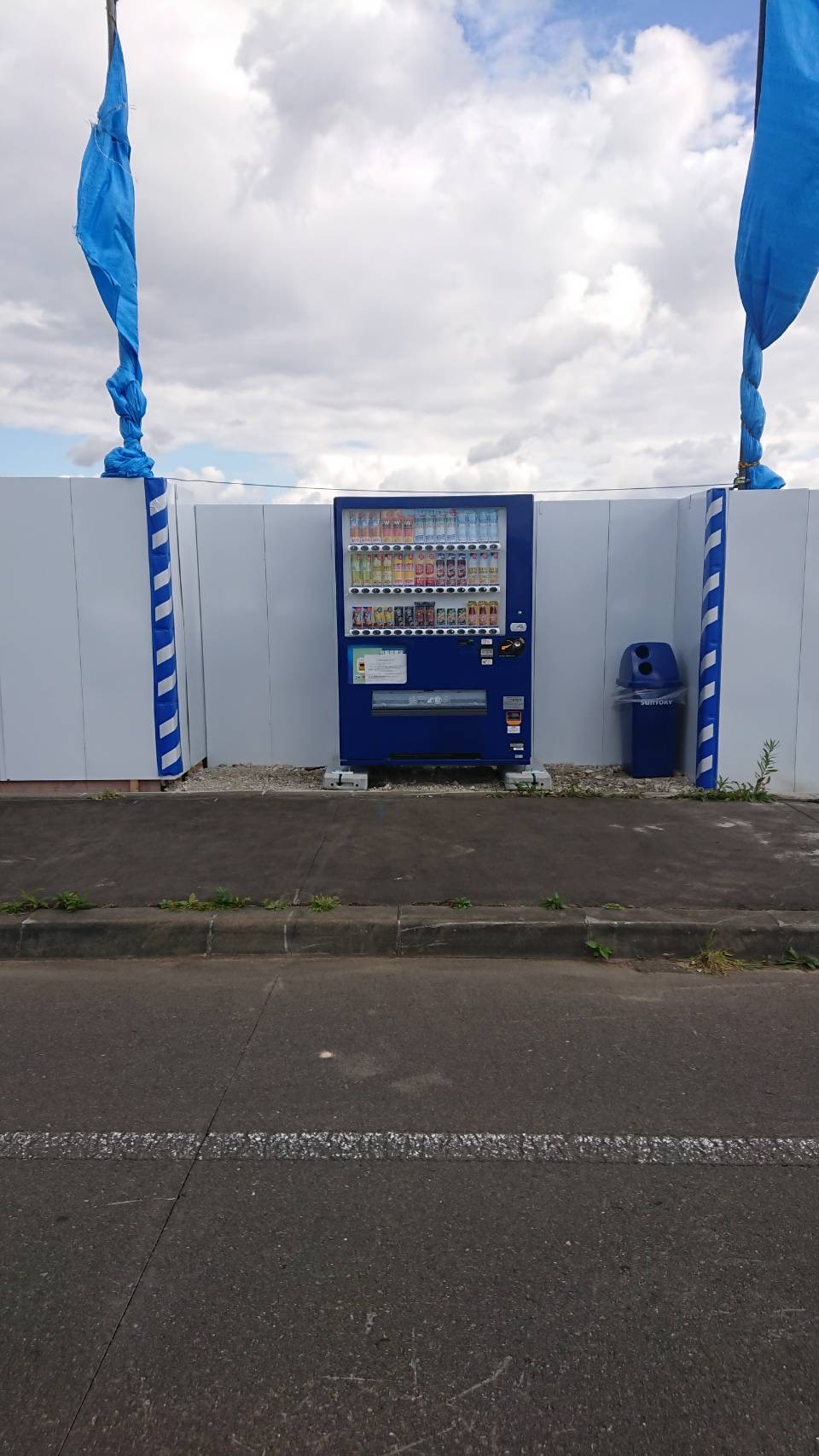 千歳T社建設現場　自販機設置